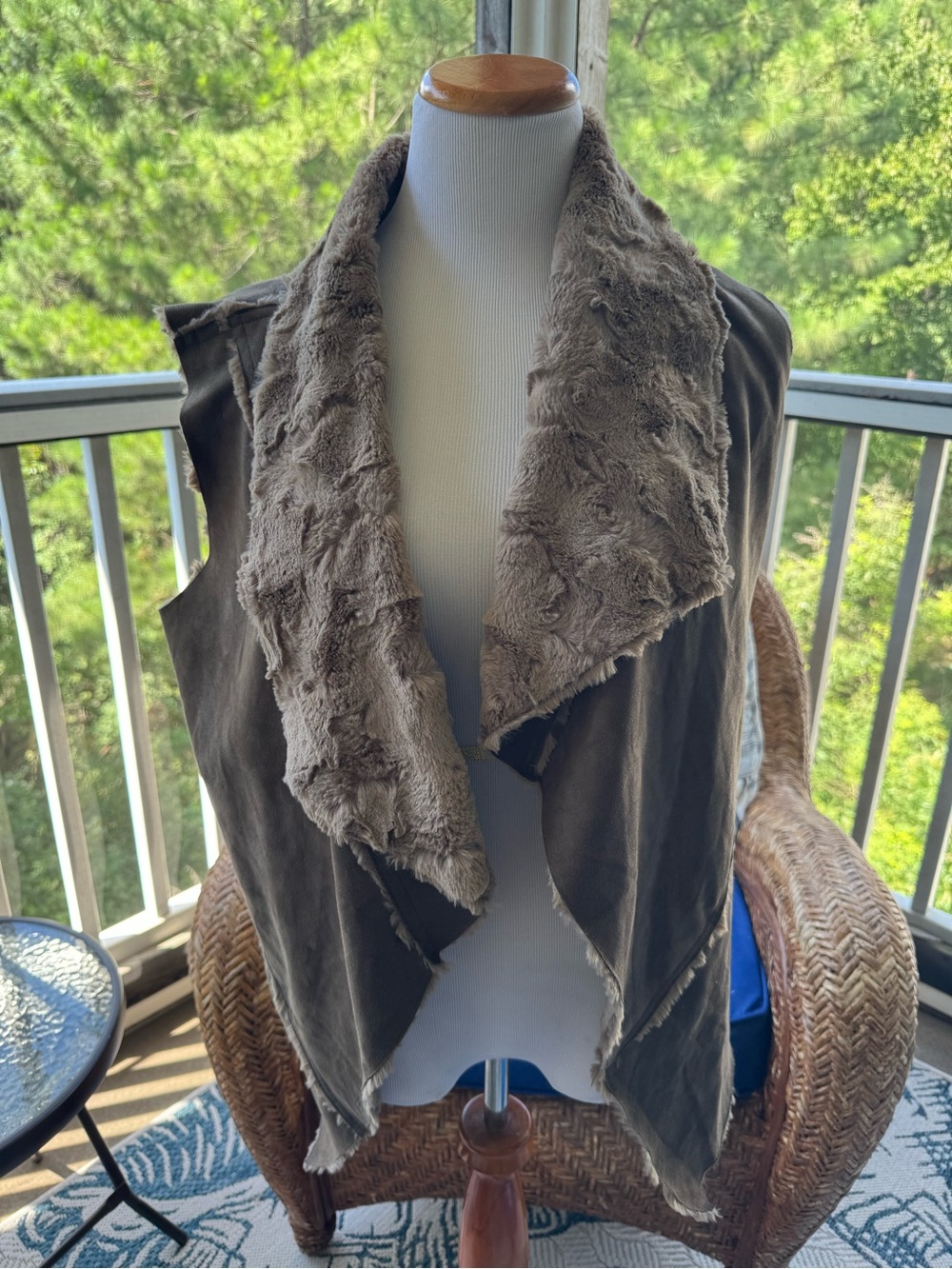 Altar'd State Faux-Fur Trim Brown Sleeveless Vest